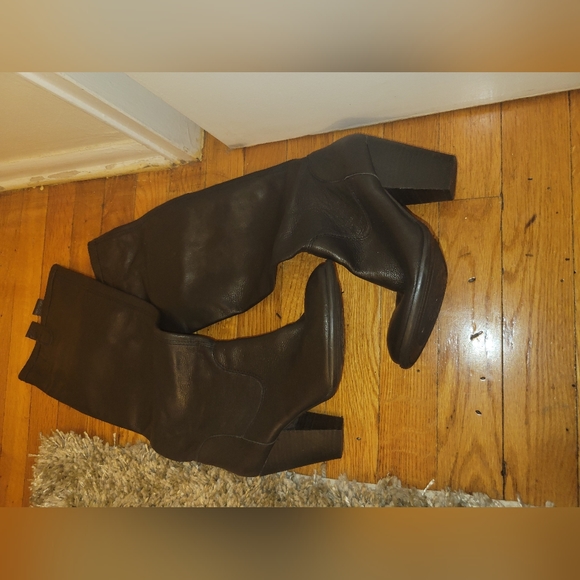 Vince Camuto leather boots - Picture 4 of 4